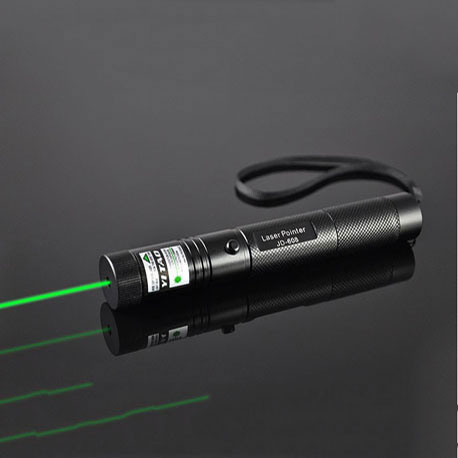 Pointeur laser bleu portable le plus puissant au monde 8000mW (8W)